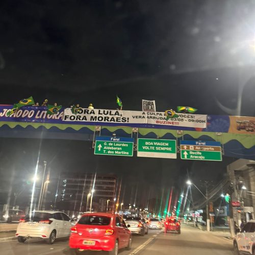 Bolsonaristas ocupam passarela do Cepa e convocam para ato em Maceió