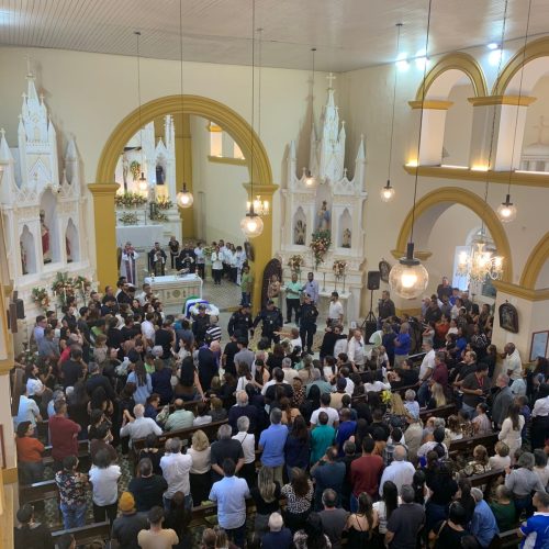Sob aplausos e homenagens, Quebrangulo se despede de Marcelo Lima