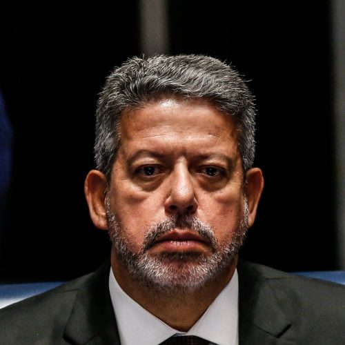 Ação do Centrão por fim de “greve” bolsonarista fortalece Lira na Câmara