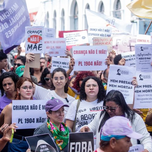 Agosto Lilás é lei em Maceió: campanha permanente contra a violência às mulheres foi proposta por Teca Nelma
