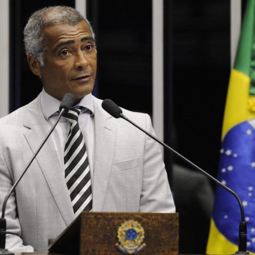 Romário não assina impeachment de Moraes, deixa de seguir Bolsonaro e apaga postagens em apoio ao ex-preseidente