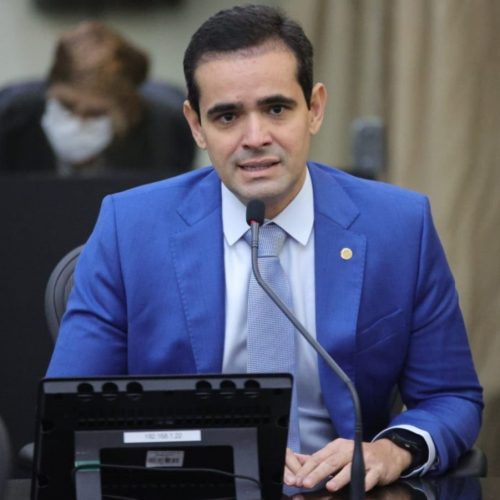 Lelo Maia apresenta projeto para combater sexualização infantil online em Alagoas
