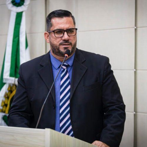 “Erotização infantil já é proibida em Maceió desde 2023”, ressalta Leonardo Dias