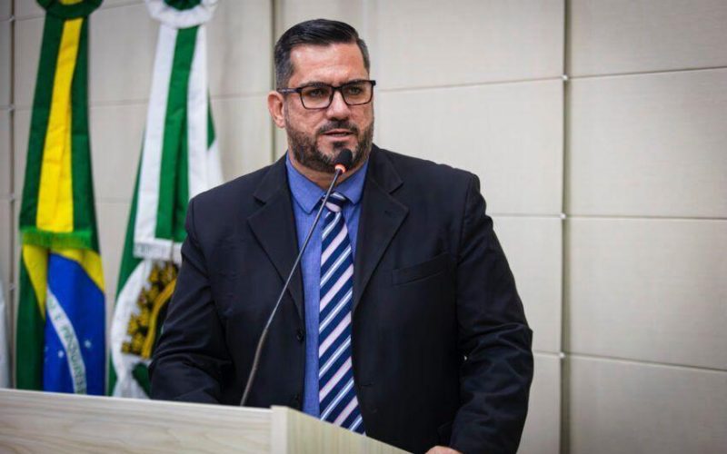 “Erotização infantil já é proibida em Maceió desde 2023”, ressalta Leonardo Dias