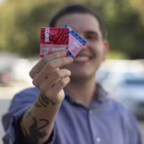 SUS vai distribuir camisinhas texturizadas e finas para estimular uso de preservativos