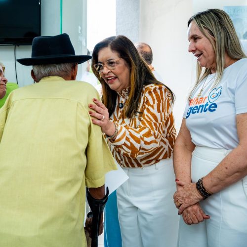 Senadora Doutora Eudócia acompanha triagem para 200 cirurgias de catarata em Flexeiras pelo programa Olhar da Gente