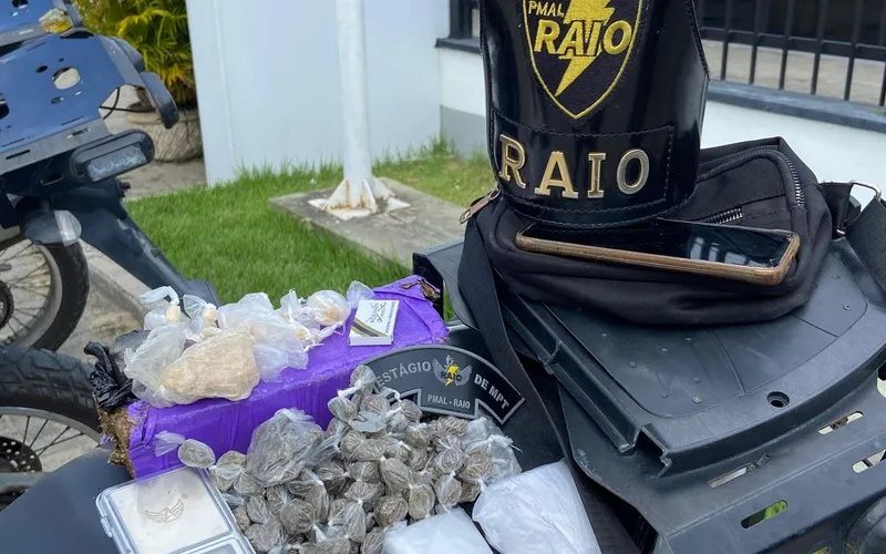 Homem é preso por tráfico de drogas no Benedito Bentes, em Maceió