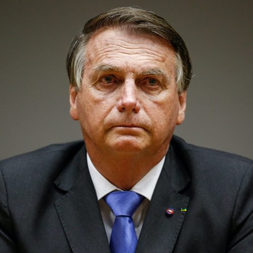 PF aponta que Bolsonaro burlou restrições do STF e omitiu repasses em inquérito
