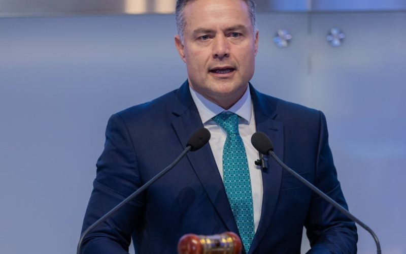 Renan Filho defende fim da obrigatoriedade de autoescolas em comissão da Câmara