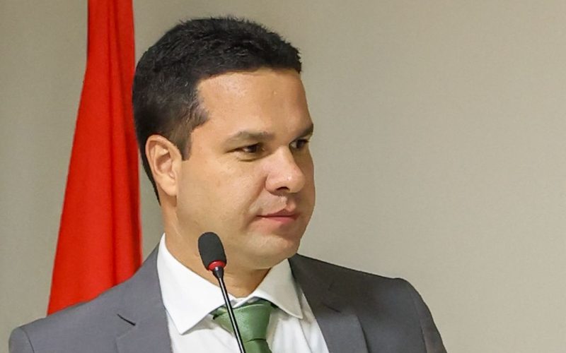 Vereador Fernando Tenório lança projeto de lei para garantir maior segurança de profissionais da saúde