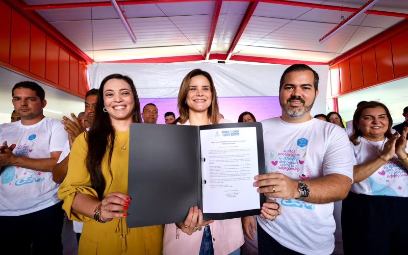 Prefeita Ceci lança Patrulha Maria da Penha e entrega Viatura Lilás em campanha pelo fim da violência contra a mulher
