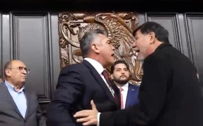 Debate no Senado mexicano termina em briga e agressões