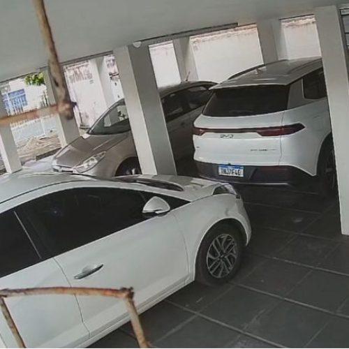 Polícia Civil divulga imagens de suspeito de invadir edifícios na Jatiúca