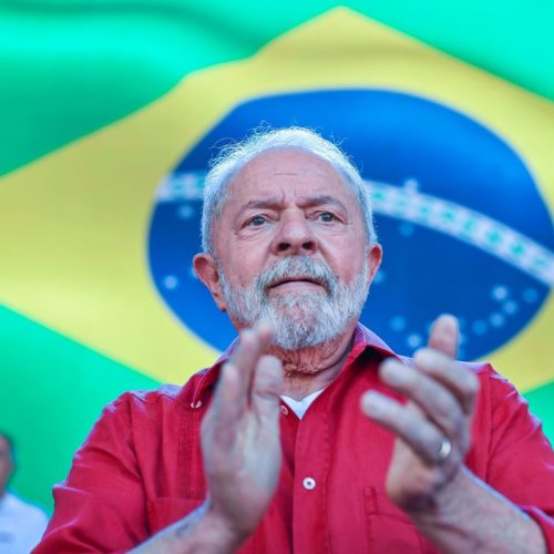 Governo quer priorizar combate a facções e Lula comemora operação contra PCC: “Maior resposta ao crime organizado”