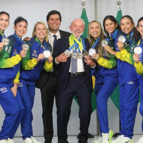 Lula recebe alagoana Duda Arakaki e medalhistas olímpicas