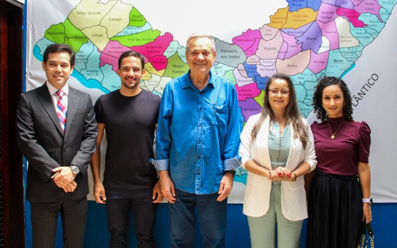 Cauê Castro prestigia posse da diretoria da Federação dos Pescadores