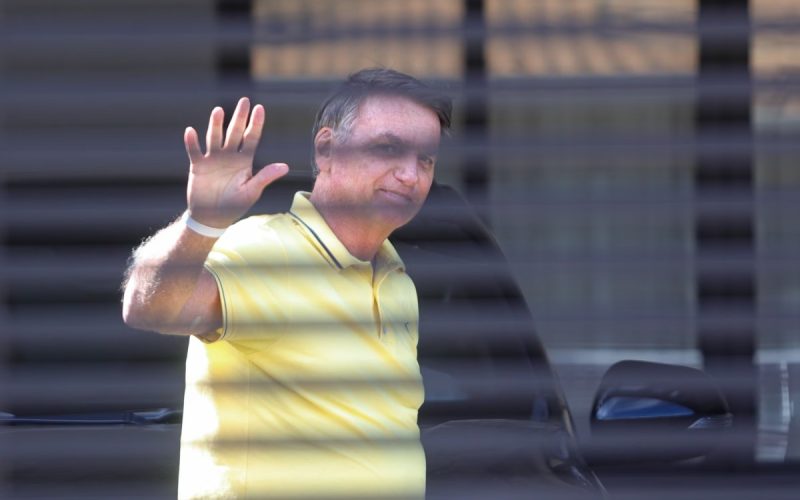 Bolsonaro está “sereno”, diz Senadora Damares após visita ao ex-presidente