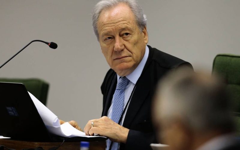 Filho de ministro Ricardo Lewandowski é apontado como advogado de empresa ligada ao PCC