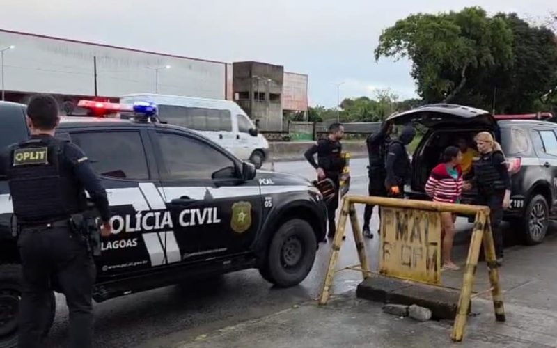 Polícia Civil prende quatro pessoas e apreende adolescente envolvidos em “tribunal do crime” em Rio Largo