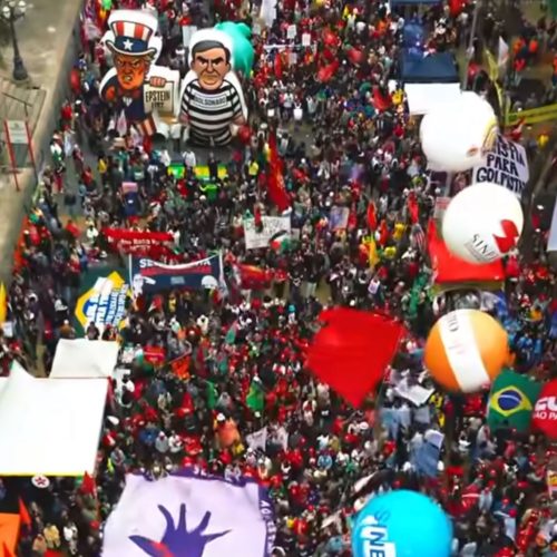 Internautas ironizam público reduzido em ato da esquerda