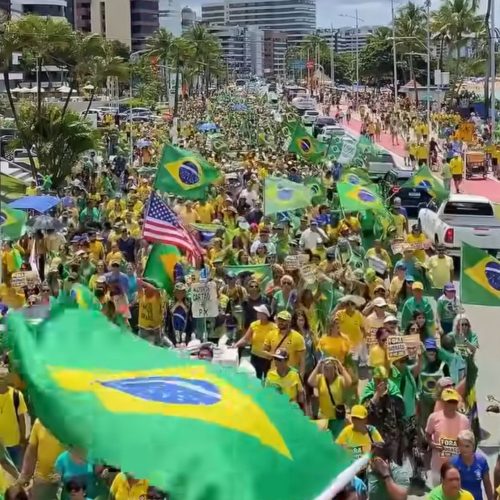 Leonardo Dias ironiza ato da esquerda e compara com mobilização da direita