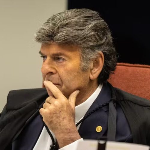 Fux critica intervenção de Flavio Dino em voto de Moraes e diz que não aceitará interferência