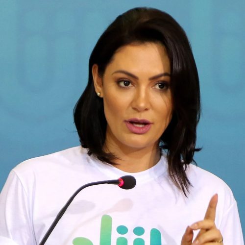 Michelle Bolsonaro cita Provérbios após fala de Fux em julgamento no STF