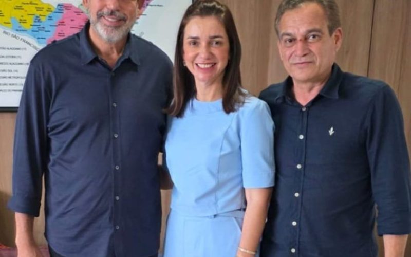 Arthur Lira se reúne com Rita do Araçá e prefeita declara apoio ao parlamentar