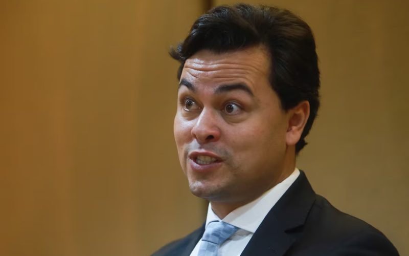Advogado acusa filha de Fachin após ser expulso da UFPR em confronto com estudantes