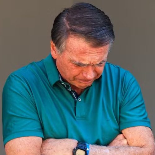 Bolsonaro é condenado a pagar R$ 1 milhão ao comparar cabelo de homem negro a criatório de barata