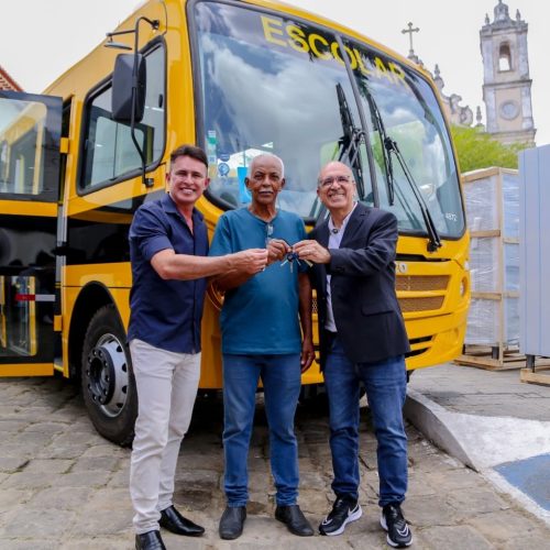 Prefeitura de Penedo amplia investimentos em educação com mais ônibus e câmaras frigoríficas
