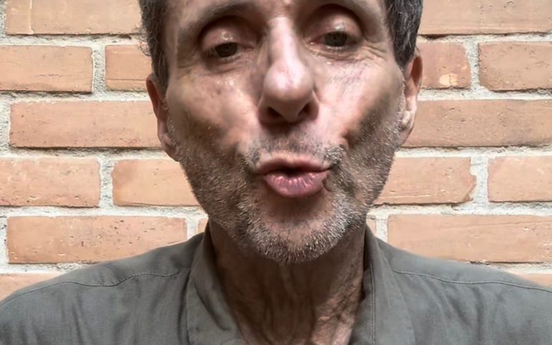 Vocalista dos Titãs convoca atos contra PEC da Blindagem e anistia