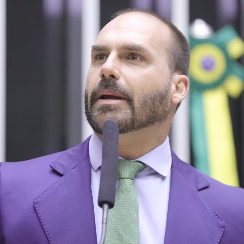 Eduardo Bolsonaro se manifesta após ser denunciado pela PGR: “Denúncia fajuta dos lacaios”