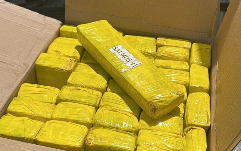 PM apreende 500 Kg de maconha com inscrição “Salmos 91” em São Sebastião