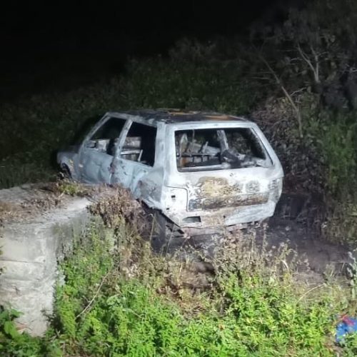 Corpos carbonizados são encontrados dentro de veículo em Marechal Deodoro