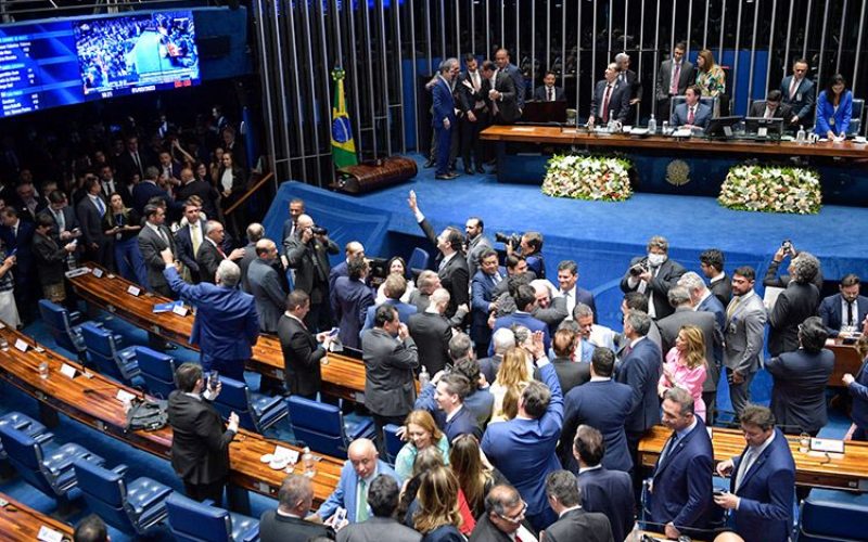 Senado aprova proposta sobre isenção do Imposto de Renda até R$ 5 mil; proposta vai à Câmara