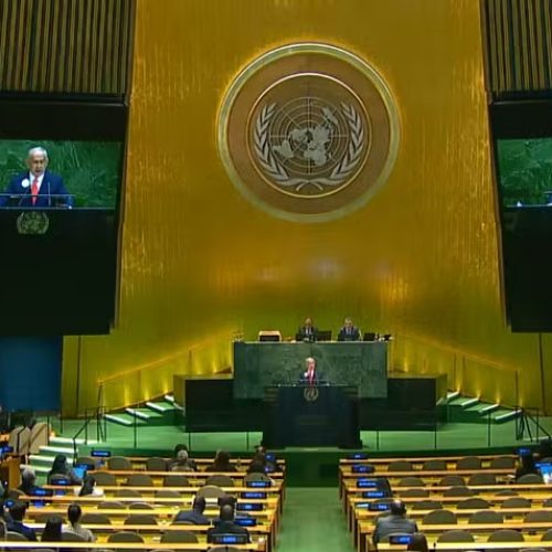 Delegações de países deixam plenário da ONU após primeiro-minístro de Israel começar a discursar