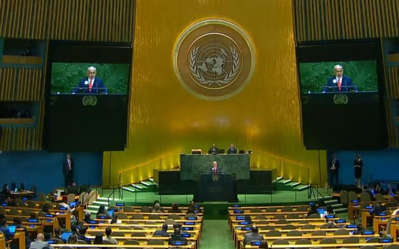 Delegações de países deixam plenário da ONU após primeiro-minístro de Israel começar a discursar