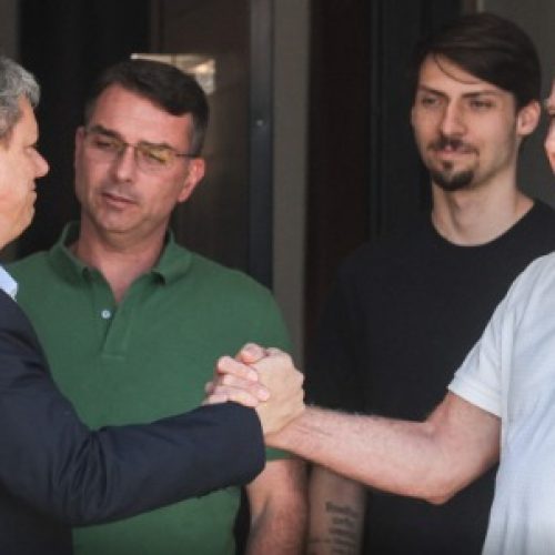 Tarcísio visita Bolsonaro e afirma que será candidato a reeleição em São Paulo