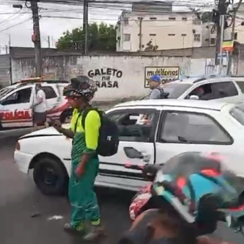 Homem é alvo de atentado de dois motociclistas próximo à UPA em Maceió