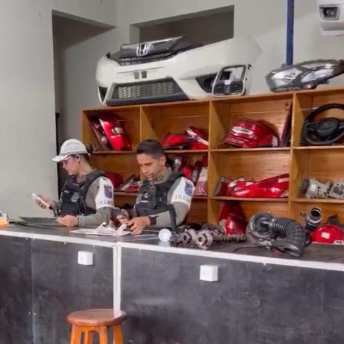 Polícia cumpre mandados em combate à recepção de veículos em Maceió