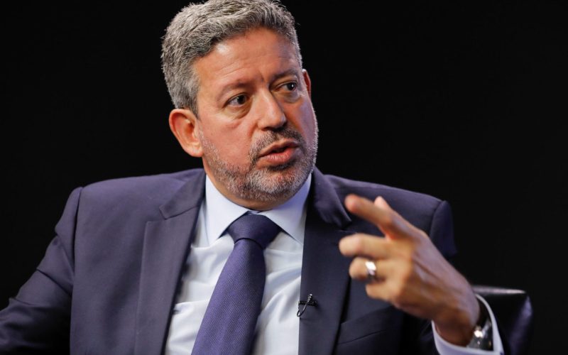 Arthur Lira deixa a Câmara para trás e já age como dono da vaga no Senado