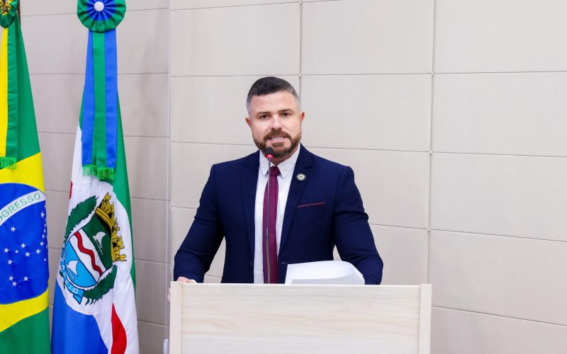 Vereador Thiago Prado alerta sobre consumo de bebidas falsificadas