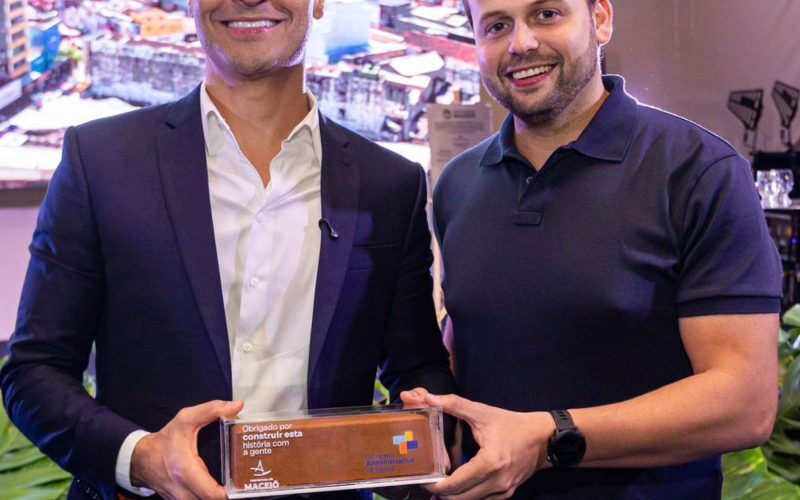 Neto Andrade participa da assinatura da ordem de serviço do novo Complexo Administrativo de Maceió