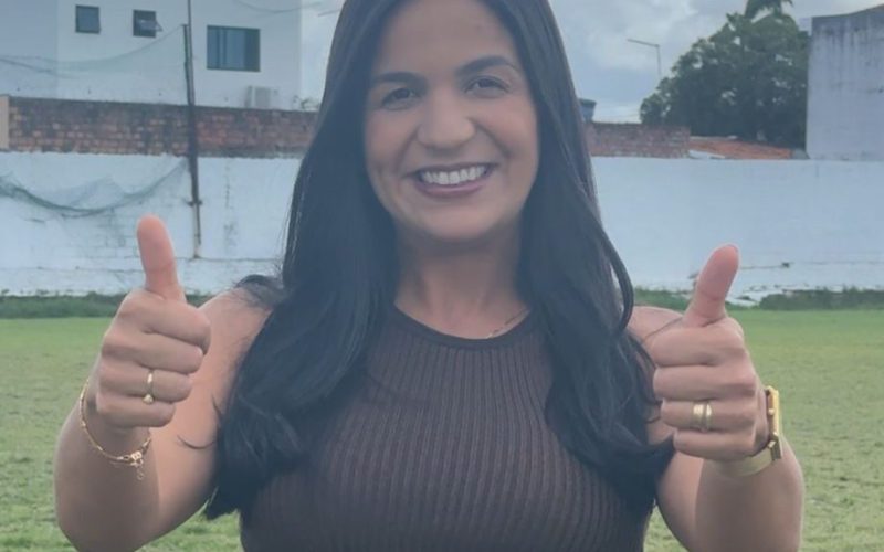 Prefeita Márcia valoriza o esporte e assina ordem de serviço para reforma do Campo do América