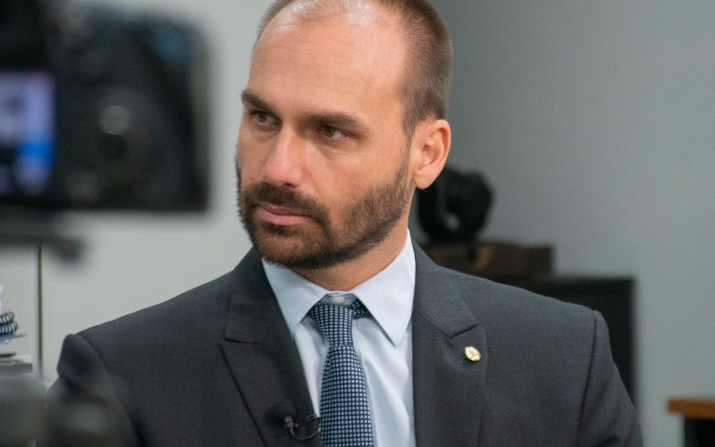 Eduardo Bolsonaro lidera rejeição entre possíveis candidatos à Presidência em 2026, aponta pesquisa