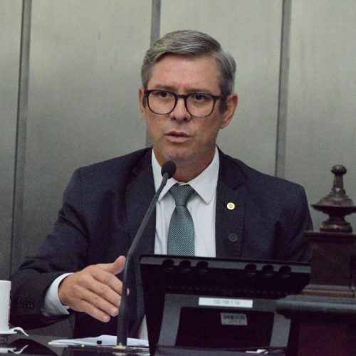 Cabo Bebeto critica decisão judicial que autoriza turma de Medicina exclusiva para integrantes do MST