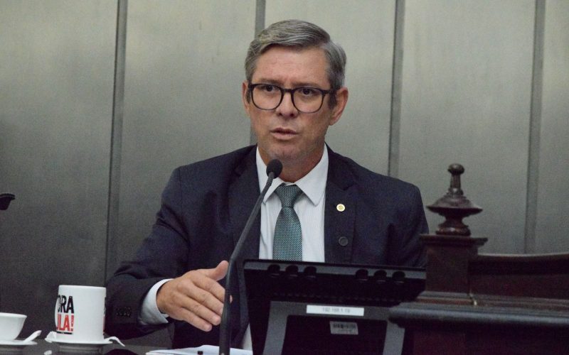 Cabo Bebeto critica decisão judicial que autoriza turma de Medicina exclusiva para integrantes do MST