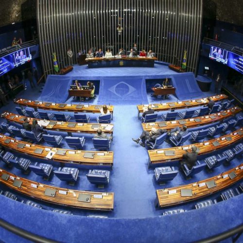 A um ano das eleições, governo Lula e oposição travam disputa estratégica pelo Senado