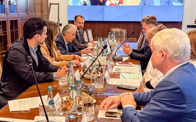 Senadora Dra. Eudócia participa de reunião técnica na Rússia sobre desenvolvimento de vacinas personalizadas